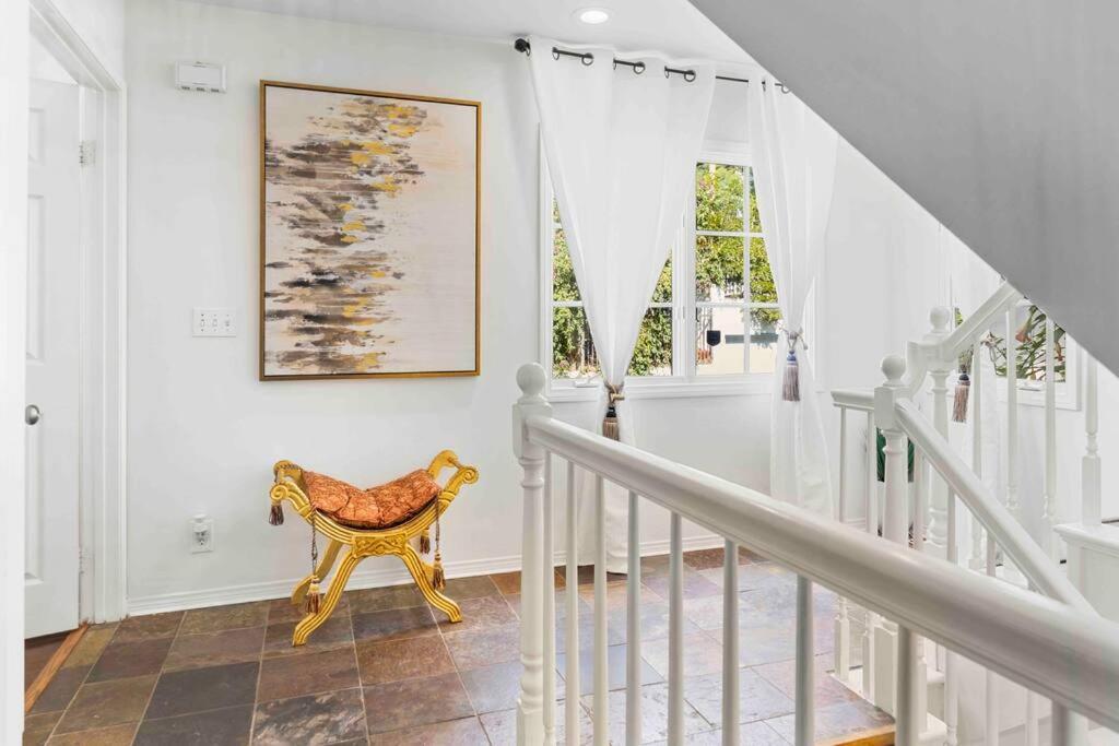 Stunning Mediterranean Mansion In Laurel Canyon Los Ángeles Exterior foto