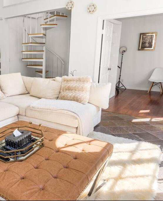 Stunning Mediterranean Mansion In Laurel Canyon Los Ángeles Exterior foto