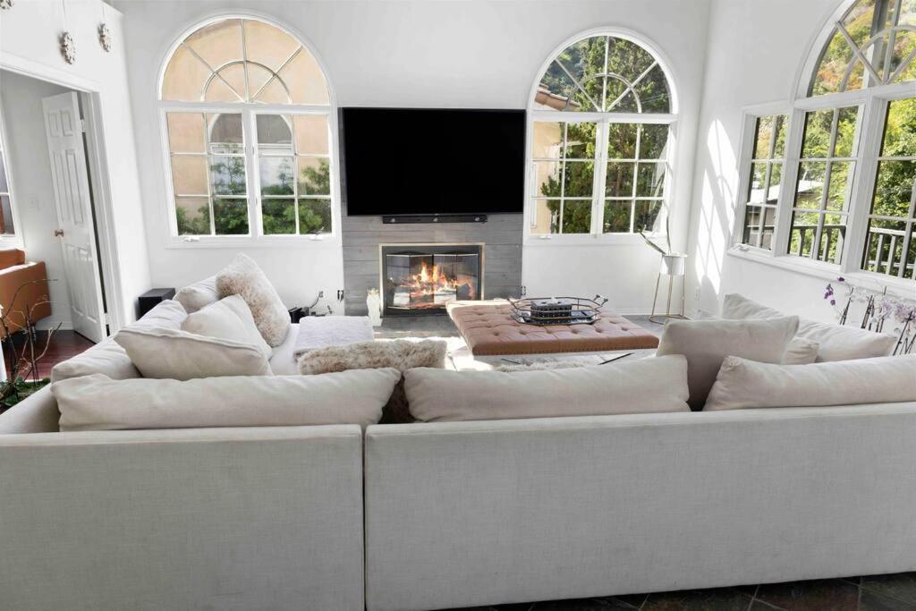 Stunning Mediterranean Mansion In Laurel Canyon Los Ángeles Exterior foto